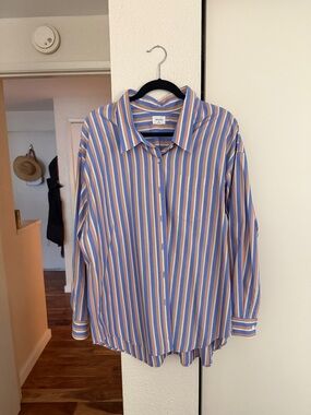 Wilfred Vertical Stripe Button-Down Shirt in Blue and Tan